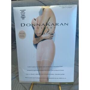 DONNA KARAN Hosiery The Nudes Whisper Weight Style KDS005 Size Small Spandex
